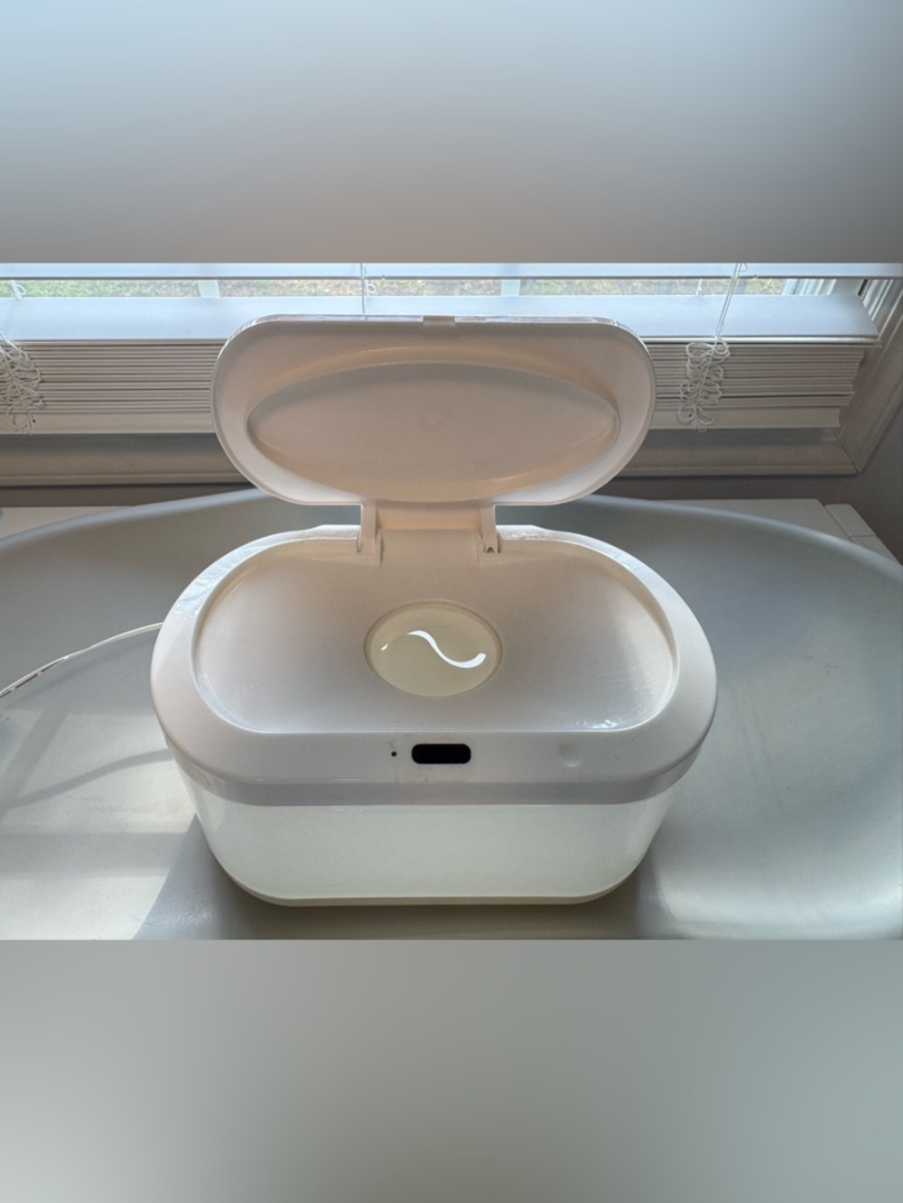 Touch-less Baby Wipe Warmer